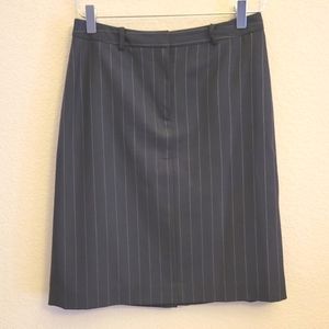 Petite Sophisticate Stretch Black Pinstriped Sz 6